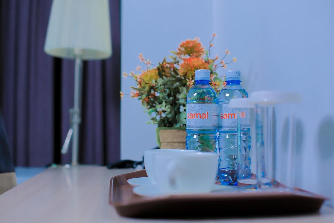 Astra Hotel Alma-Ata Buitenkant foto